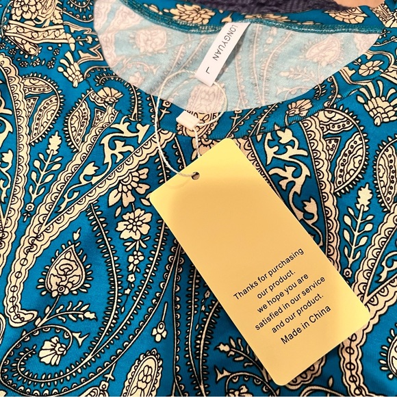 Vibrant Turquoise Sleeveless Blouse - Picture 6 of 8